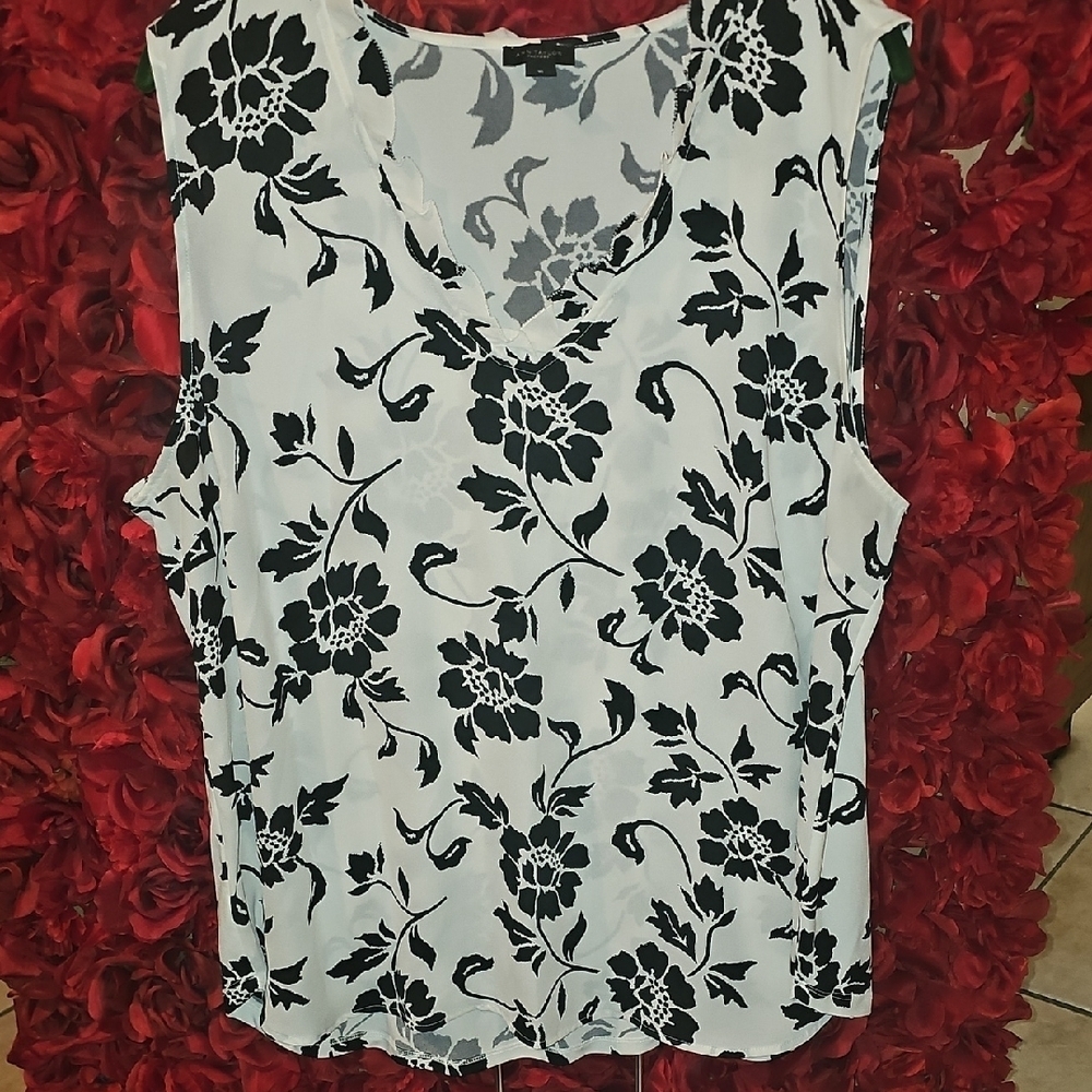 Ann Taylor Women's Floral Sleeveless Top - Black and White Size XLarge